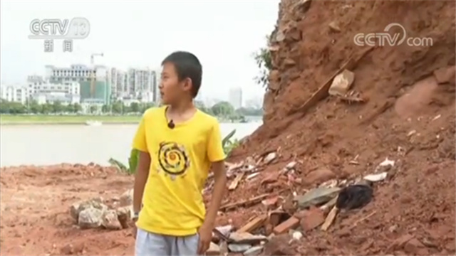 小学生发现11枚恐龙蛋化石,十岁男孩发现恐龙蛋化石