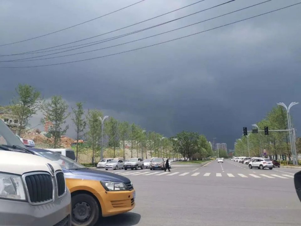 贵阳发布雷雨强风黄色预警,贵阳气象台大雾预警