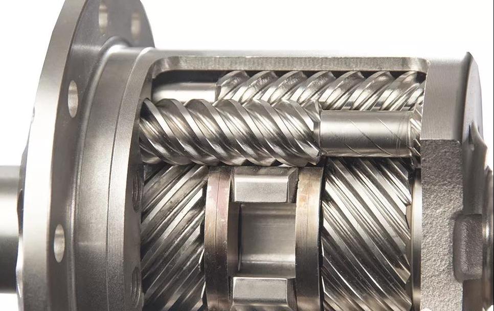 三菱四驱斯巴鲁四驱对比,奥迪四驱斯巴鲁四驱比较