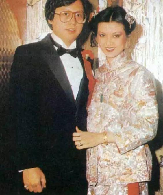 林建岳万绮雯袁咏仪,爱集邮