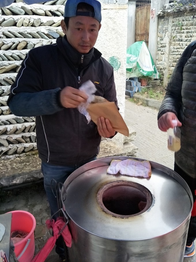 「徽州冷」宏村秋深晴少，友谊地久天