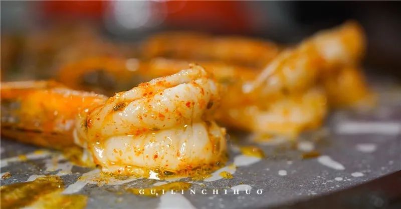 被安利了3年的长沙网红烤肉店，这回在桂林终于吃上了