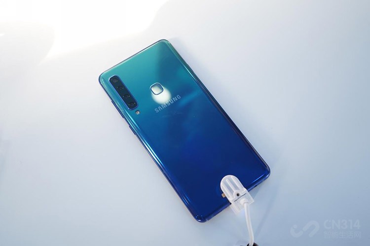 安卓手机模仿对象iPhone也在“学习”？明年可能会用渐变色