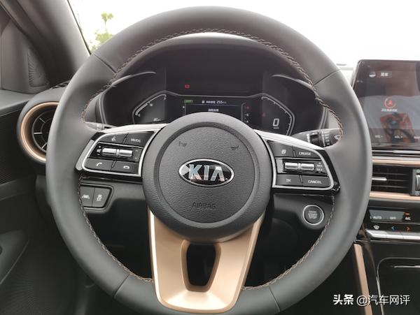 起亚k3自适应巡航系统试驾,配置高舒适度好几款车