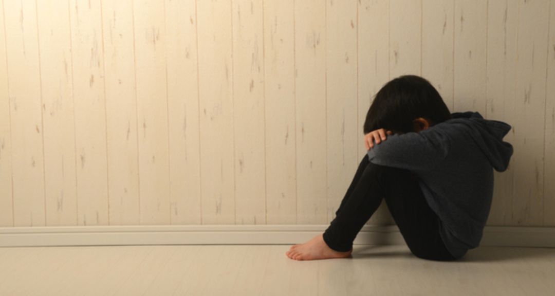 孩子在韩国被欺负,上幼儿园被欺负视频