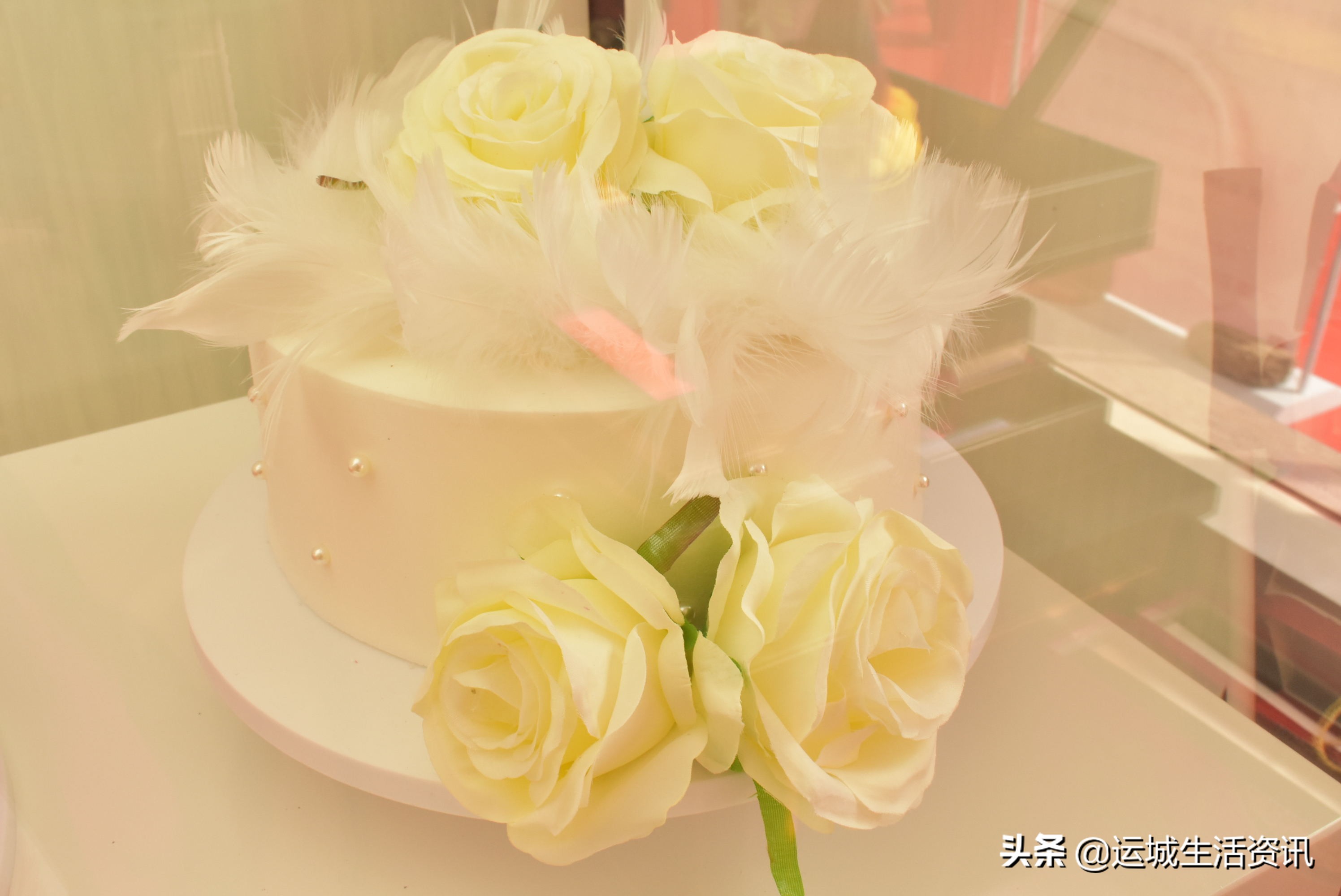 市民排队免费吃蛋糕：运城天鹅湾“生日颂烘焙”开业大酬宾