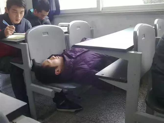 成体，一所靠“抓小偷”牢牢锁死热搜的学校