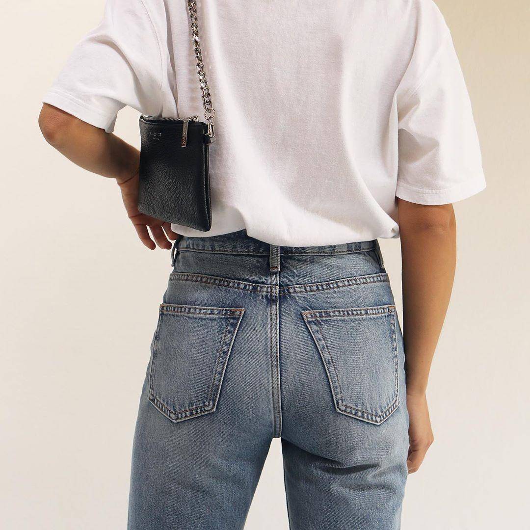 修身牛仔裤也能穿出性感气质,什么款式的牛仔裤又潮又好