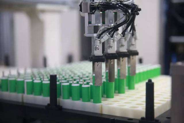 比亚迪刀片电池什么时候用上实车,比亚迪刀片电池有没有虚标