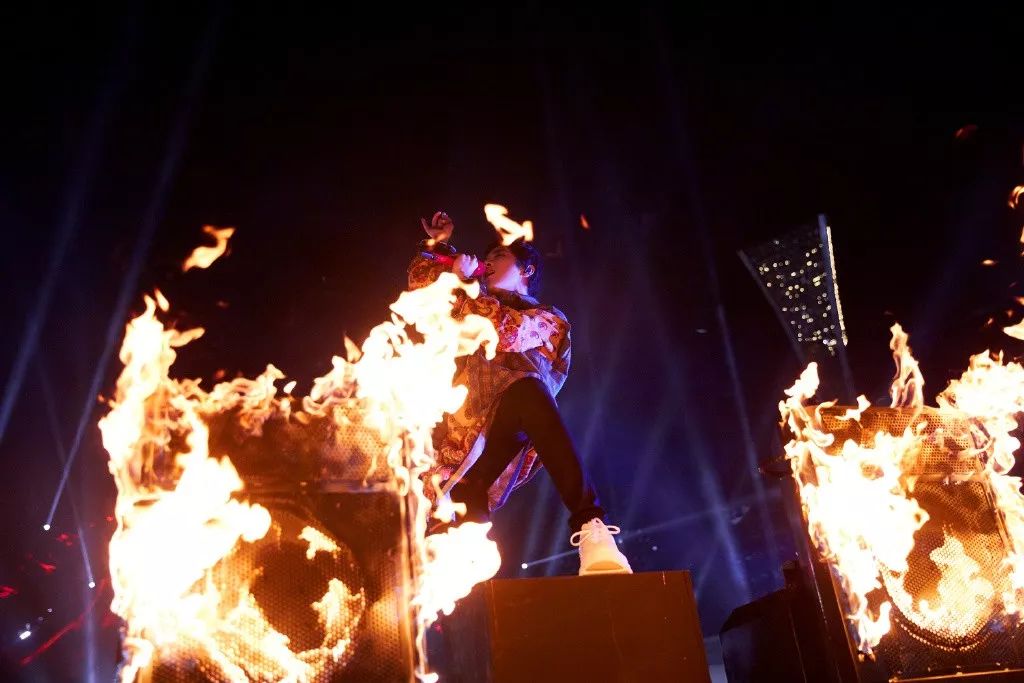 野狼disco陈伟霆张艺兴2019年完整版,野狼disco很土吗