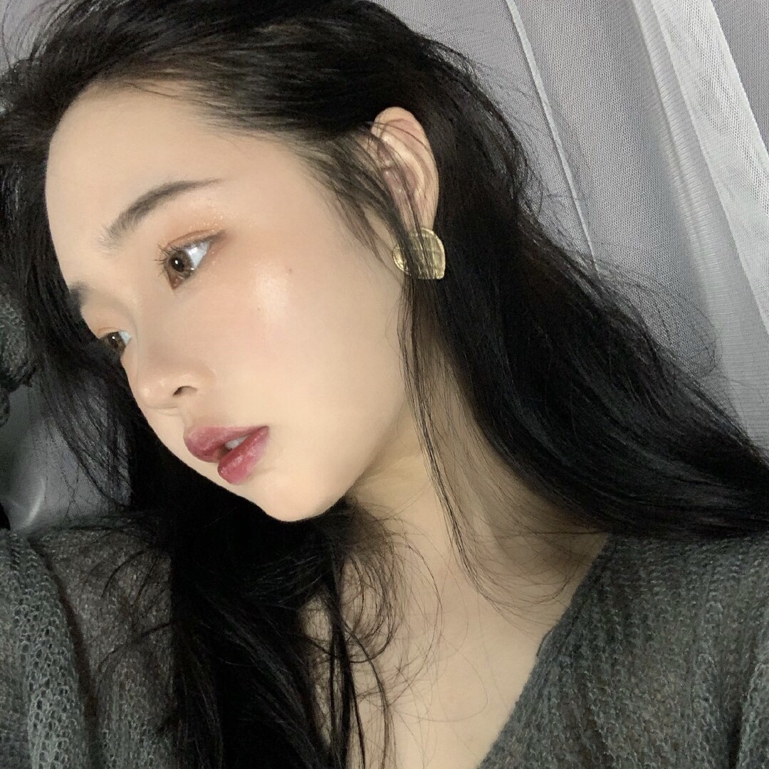 脸部不同地方长痘原因及解决方法,脸上各部位长痘的原因和解决方案