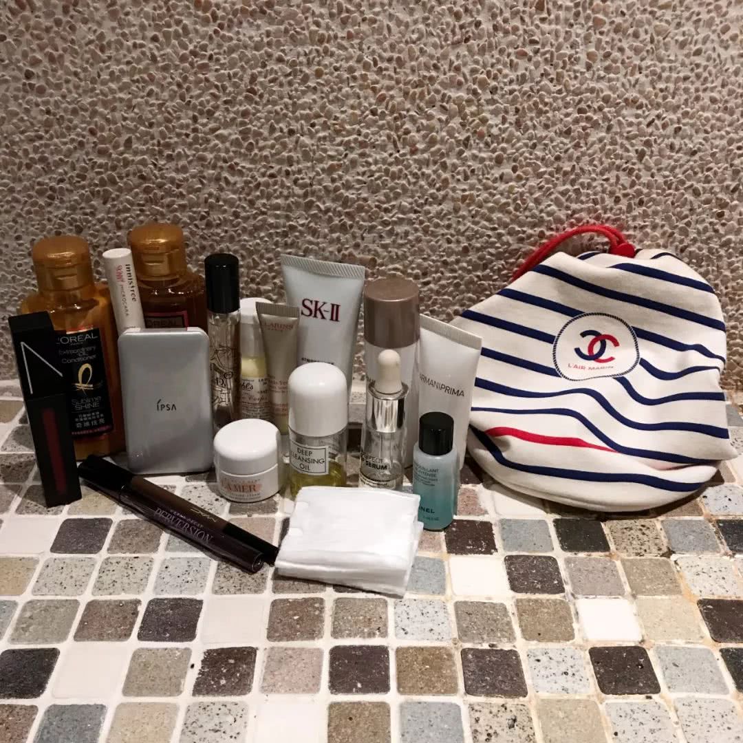 编辑部化妆包大公开，新年出行这样带就够了！