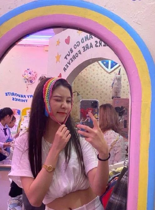 宋妍霏的潮流穿搭,宋妍霏一个被演技耽误的时尚博主