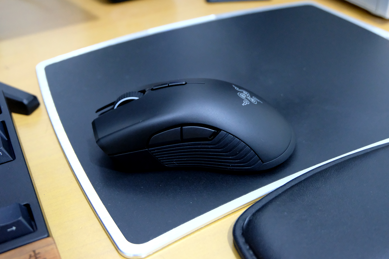 雷蛇曼巴眼镜蛇5g双模版评测,雷蛇曼巴眼镜蛇无限版