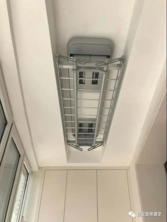 阳台装电动晾衣架的吊顶效果图,阳台电动晾衣架和吊顶安装顺序