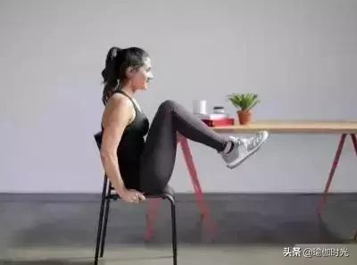 办公室站着练臀瑜伽体式,久坐不动如何瘦屁股