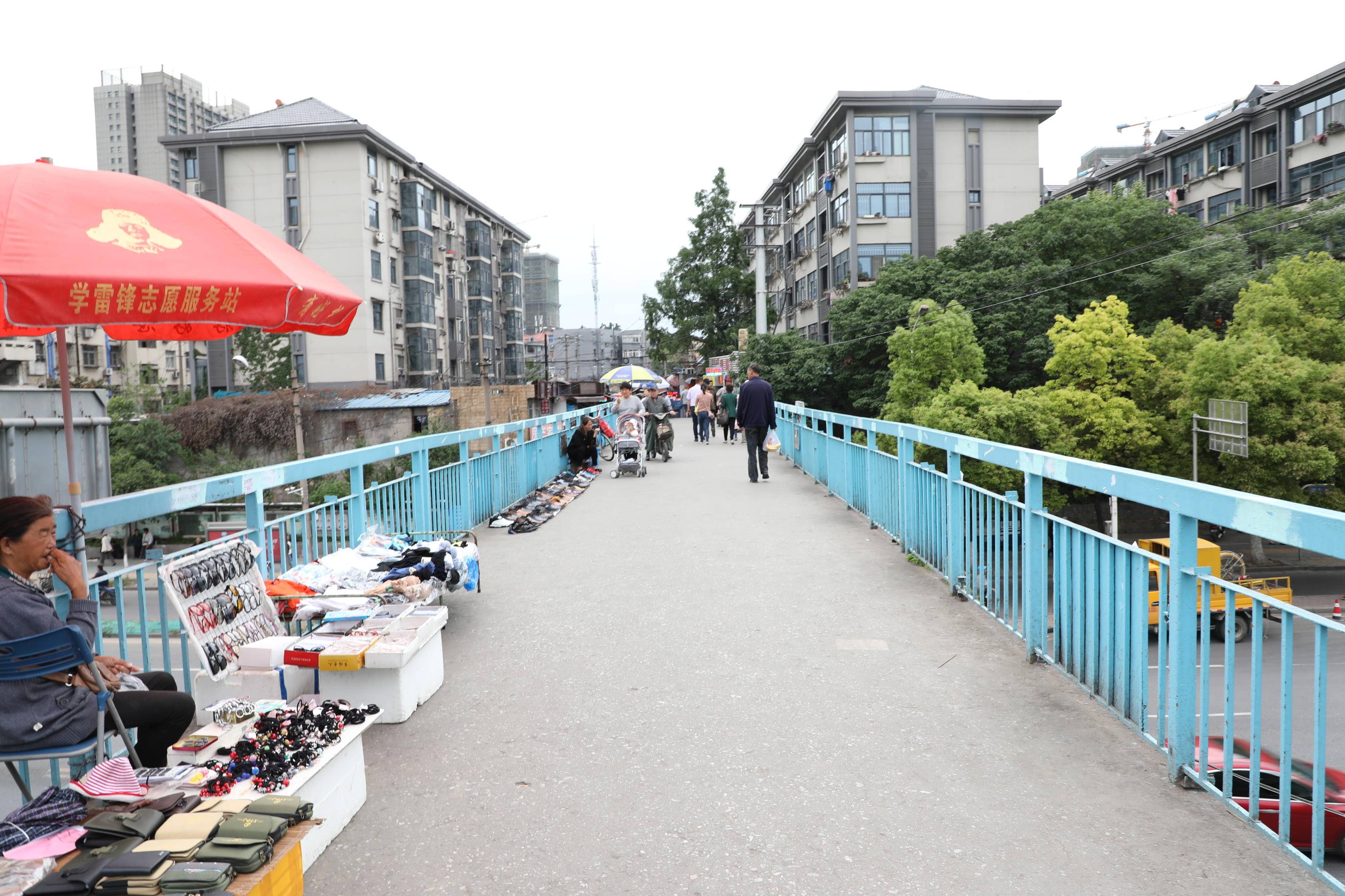 再见！中央北路小市街人行天桥老桥拆除