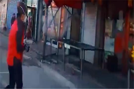 村里防疫严峻，被要求没事不能出门，大一学生主动帮村民“代购”