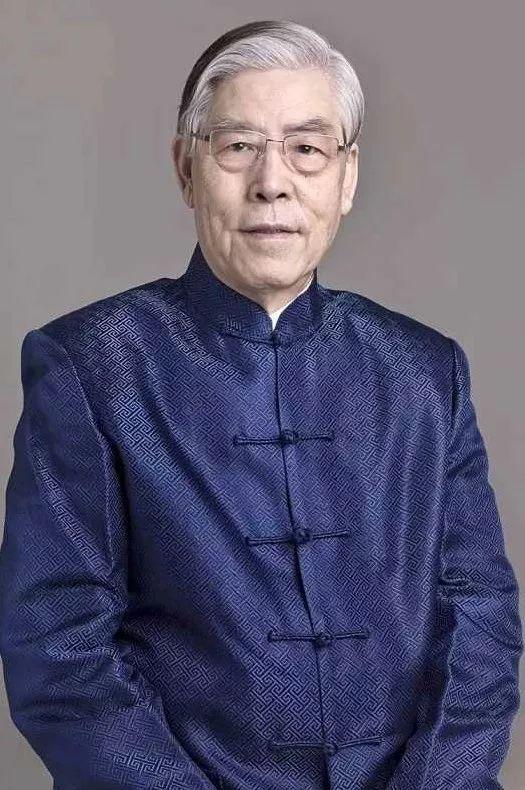 岳美中自学成名家，曾给周恩来看病，总理考虑他身体，不留他吃饭