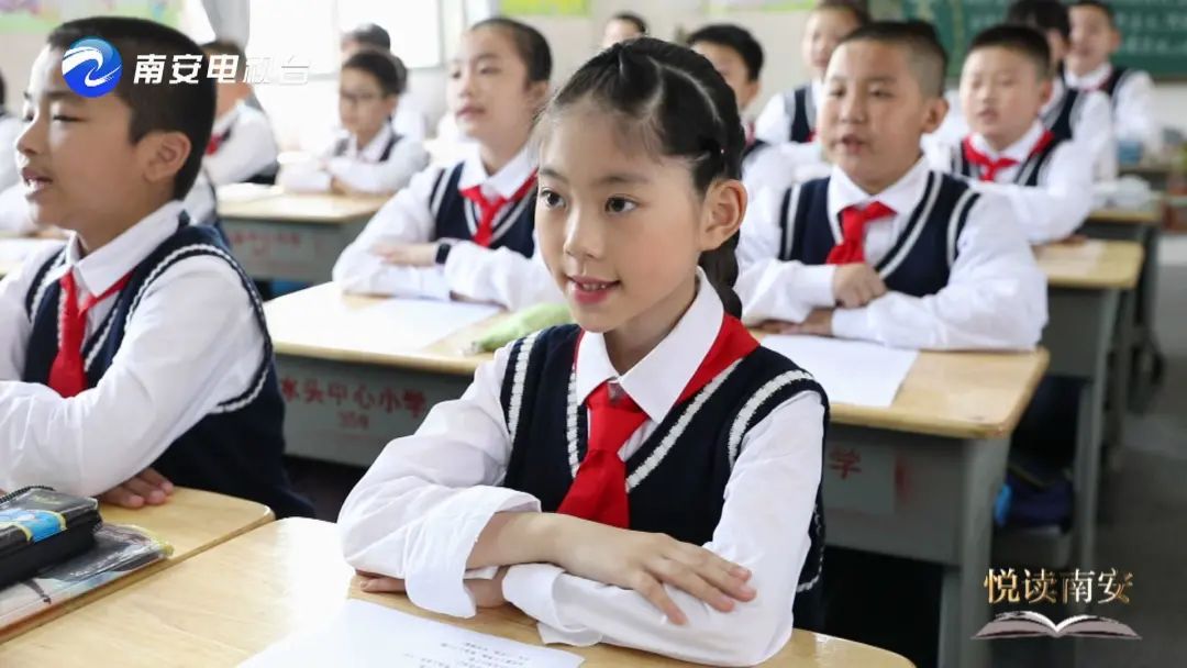 鎮﹁鍗楀畨,姘村ご涓績灏忓鏈辩喒