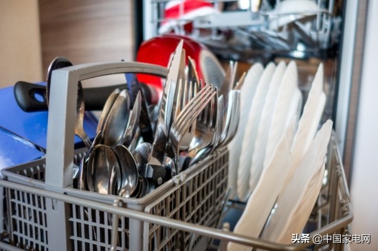大型全自动洗碗机怎么选,洗碗机选购攻略提升家庭幸福感
