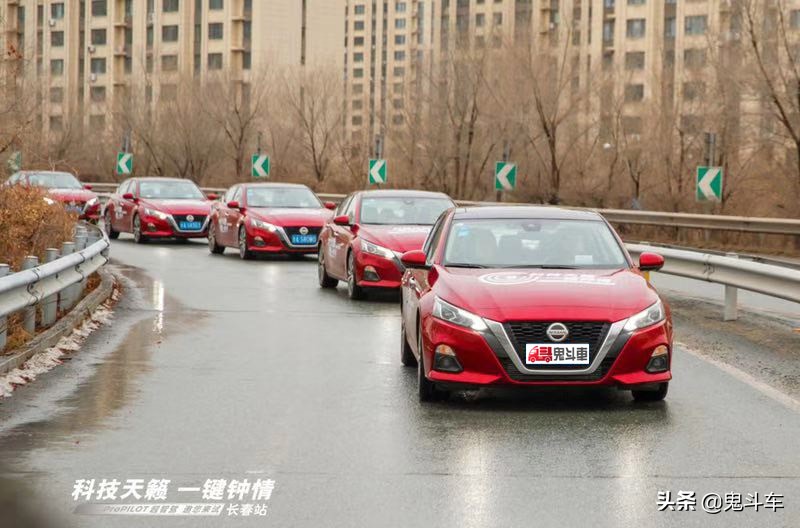 好看好开舒服的车,最新款东风日产天籁试驾视频