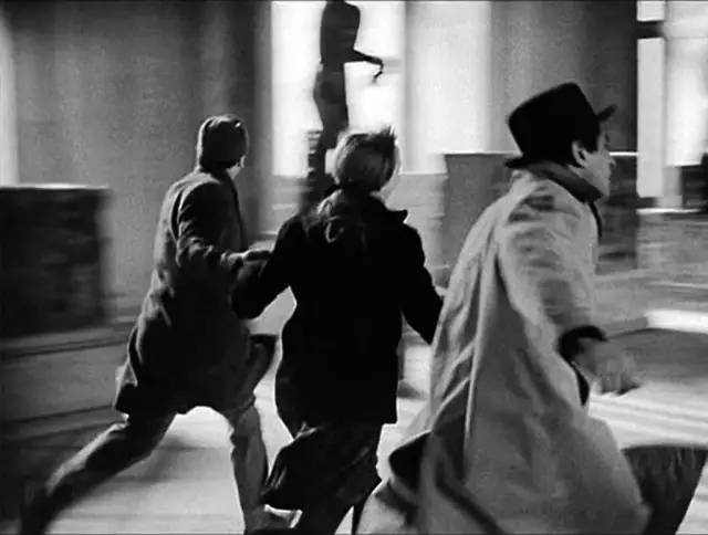 法外之徒戈达尔经典片段,法外之徒戈达尔卢浮宫