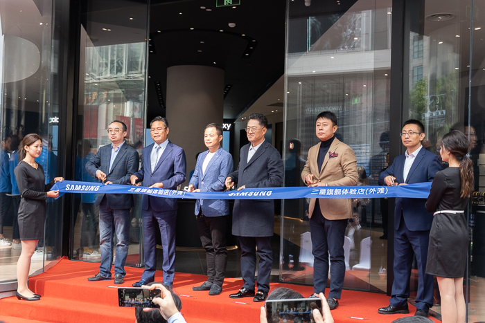 目前三星手机中国旗舰店,三星galaxy最强旗舰低价来袭