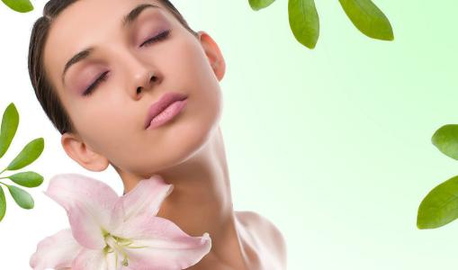 妹妹旁边长了个痘痘怎么办,三角区反复长痘痘