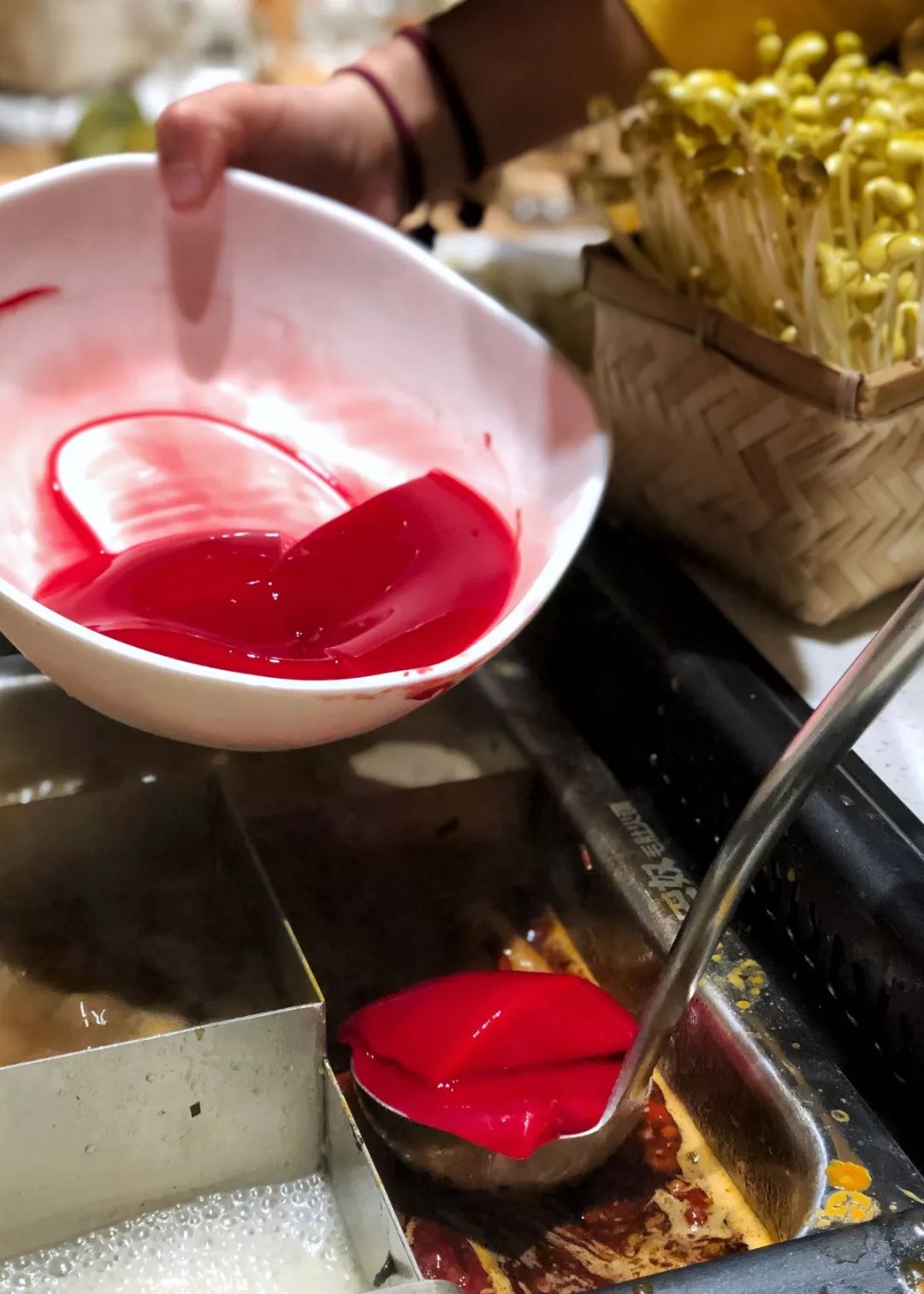 24小时丨郑州，一座被胡辣汤耽误的城市