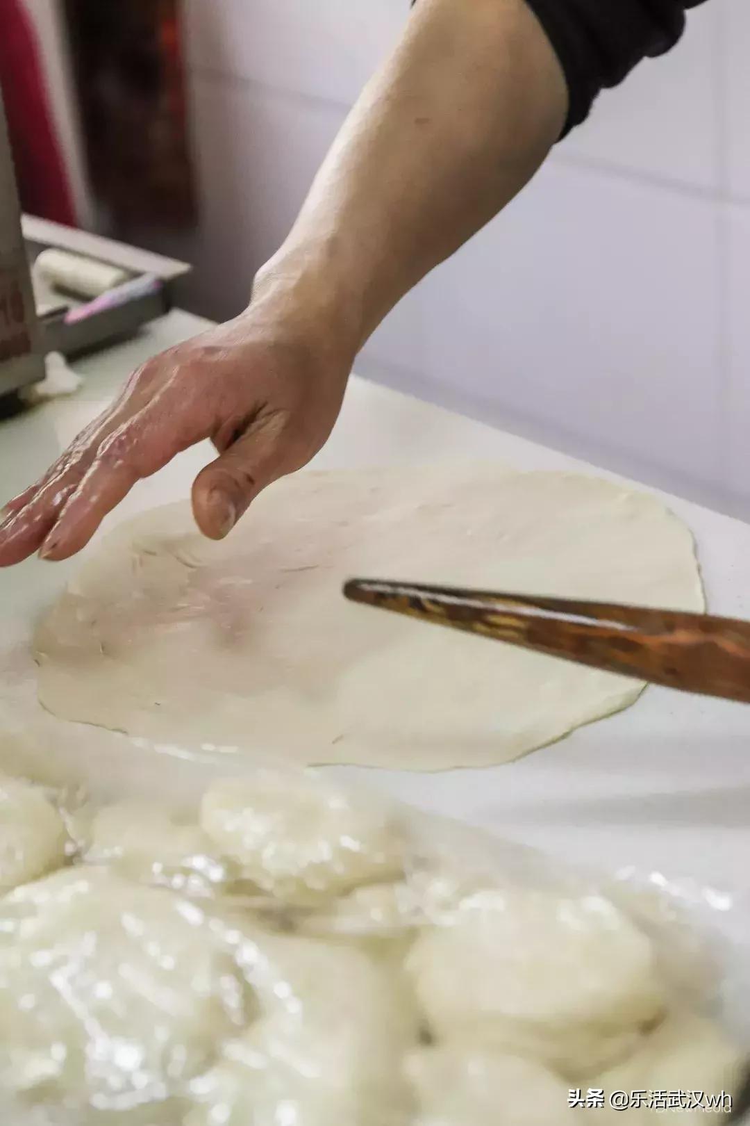 水塔街羊肉串卷饼,武汉江汉路水塔街卷饼