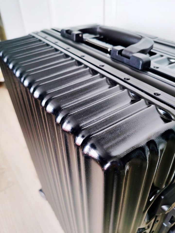 轻便美旅行李箱,好用价格不贵的指纹解锁行李箱