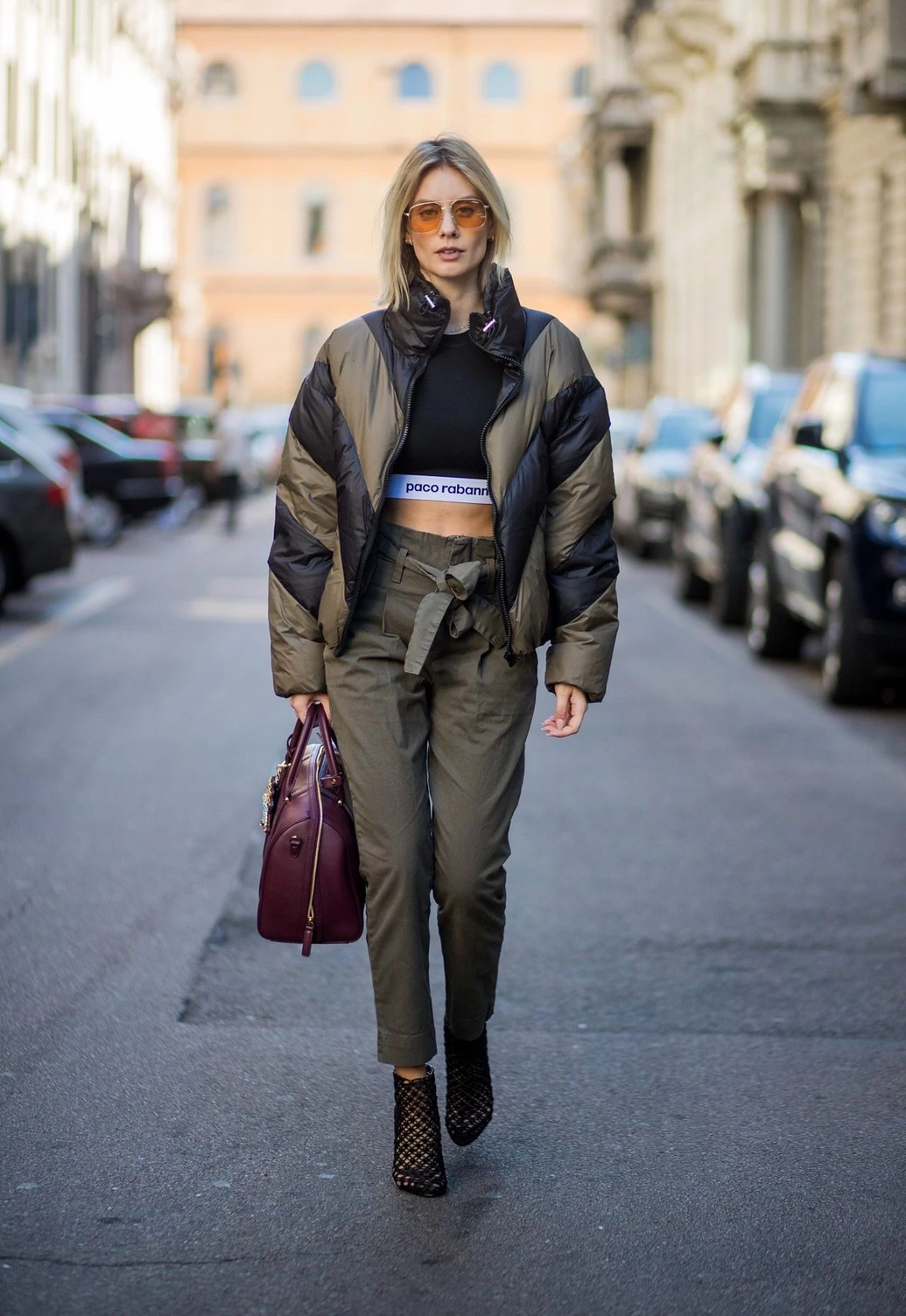 150斤面包服显瘦,面包服加直筒裤