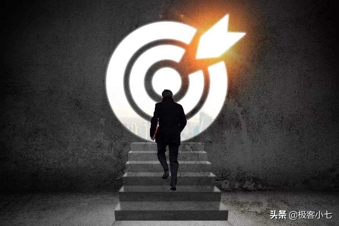 对标加拿大鹅,跟加拿大鹅媲美的国内品牌