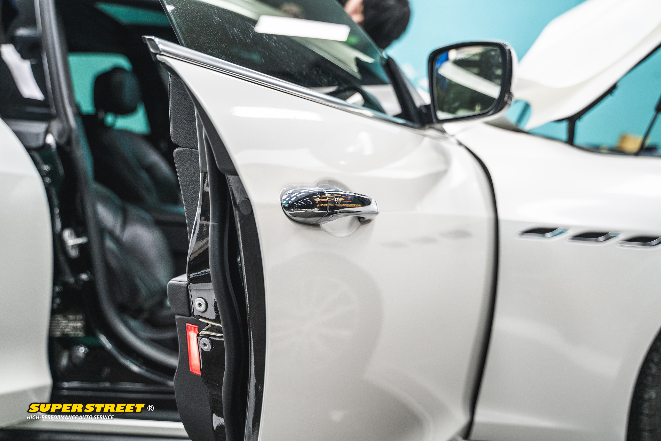 玛莎拉蒂吉博力汽车贴膜改色,superstreet改装