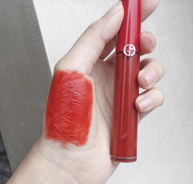 圣罗兰断货口红网上炒到七八百,香奈儿可可小姐口红断货王