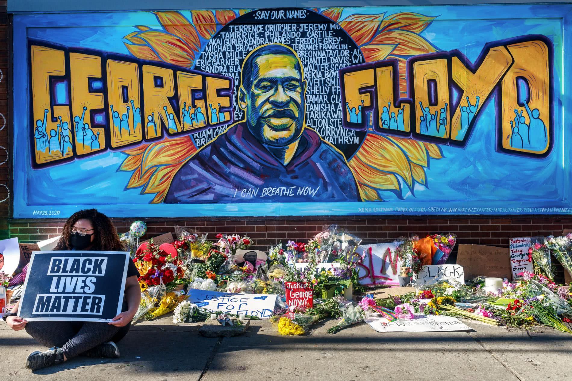 美国单身无业母亲年福利收入超15万人民币,“甜毒”正在摧毁底层黑人