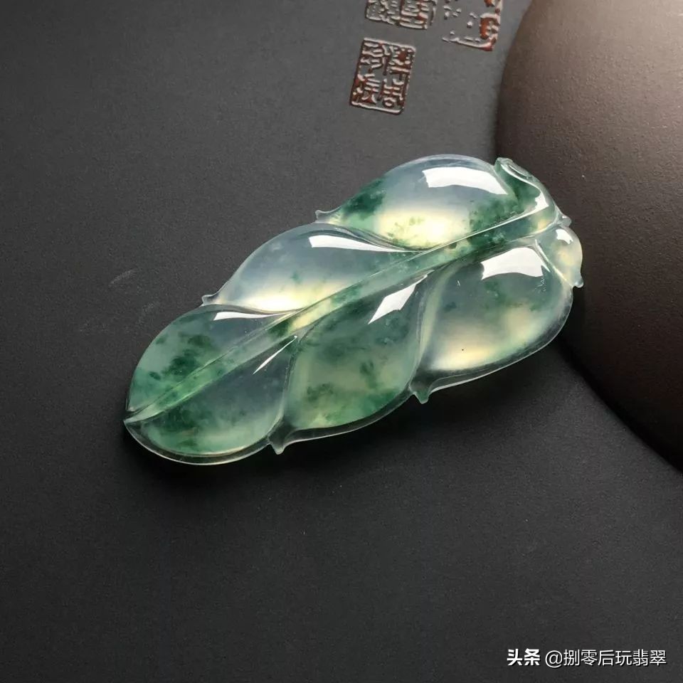 怎样辨别翡翠手镯a货还是bc货,肉眼怎么辨别酸洗的翡翠手镯