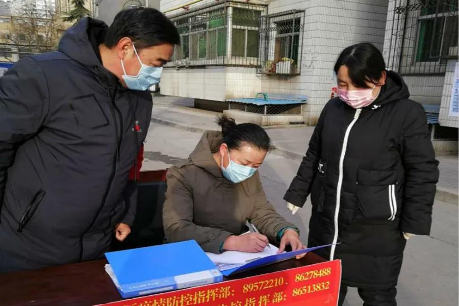 疫情再次来袭城管队员义不容辞 (城管如何做好新一轮的疫情防控)