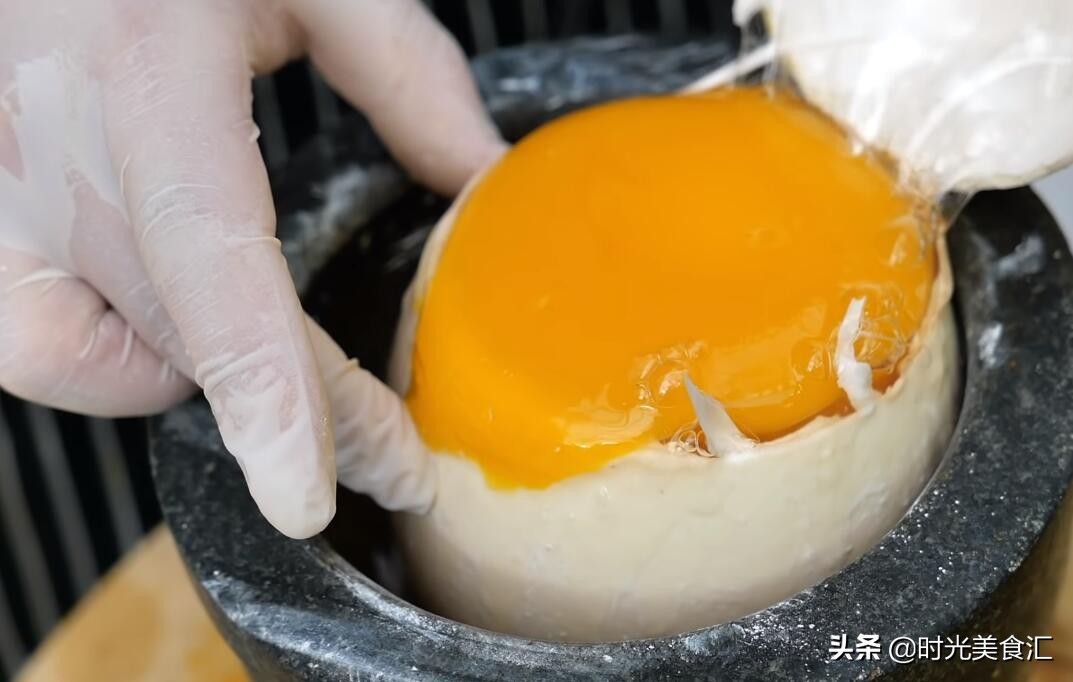 大厨做鸵鸟蛋正确食用方法,鸵鸟蛋烧菜