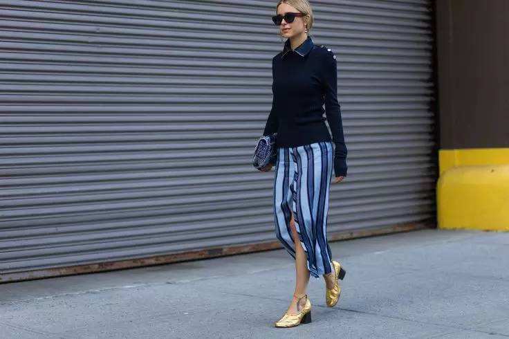 又丑又美的时髦奶奶鞋 (奶奶鞋今年流行什么鞋)