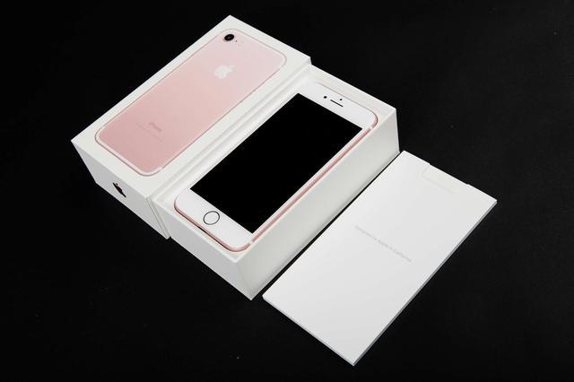 iphone7老机,十年前的iphone7