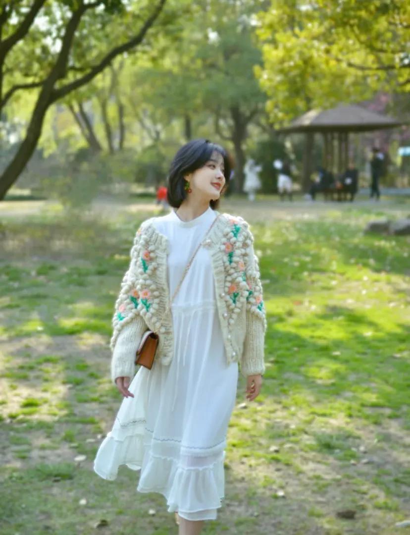 儿童春季针织开衫,女童春季扣字针织黑白开衫外套