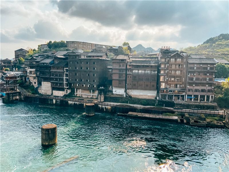 贵州除了千户苗寨还有其他玩的吗,贵州千户苗寨外的古镇