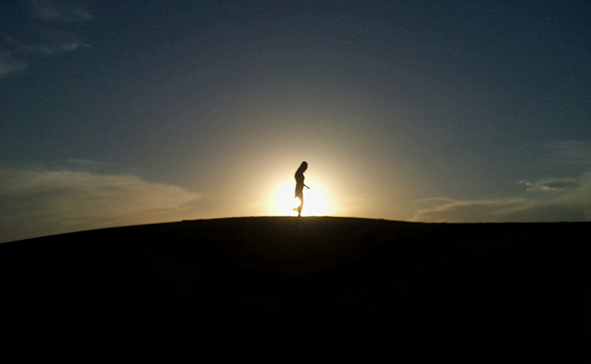 一个人自卑怎么改变,骨子里的自卑如何改变