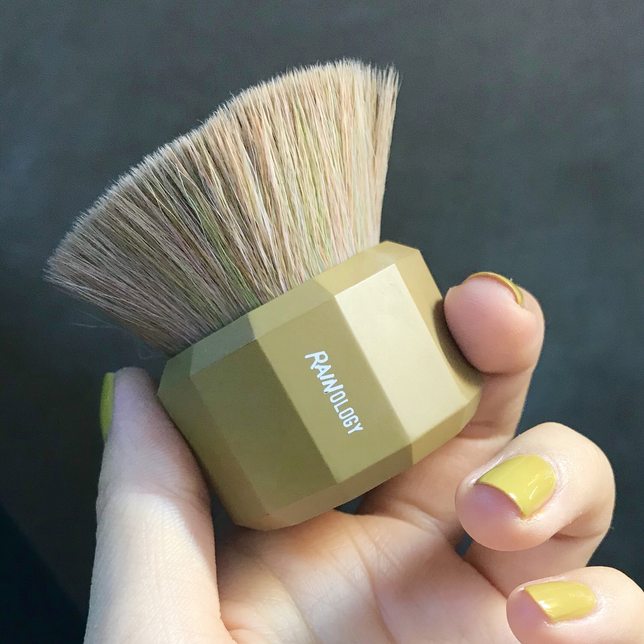 粉底液千万不能买错！挑到适合自己的，皮肤就像开了一层滤镜