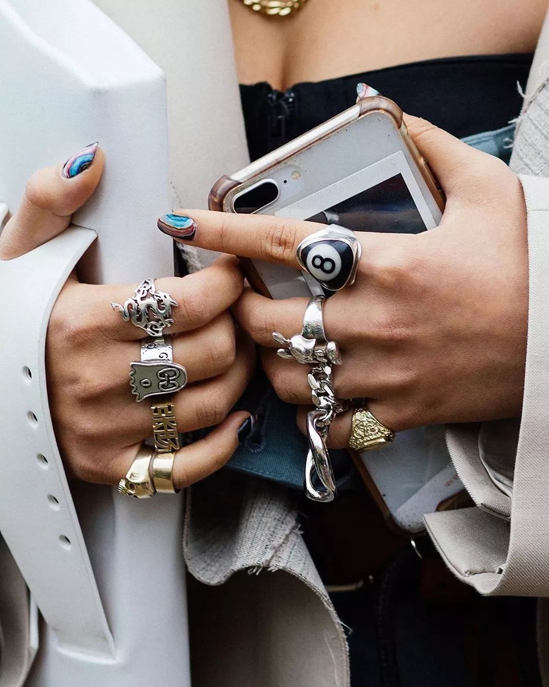 女人为什么总是爱买衣服,爱买衣服的女人有多好配音