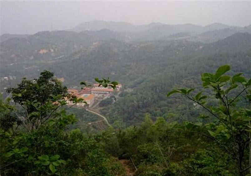 李嘉诚祖陵风水,李嘉诚祖坟到底好在哪