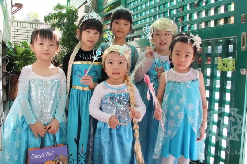 艾莎戴假发,爸爸艾莎