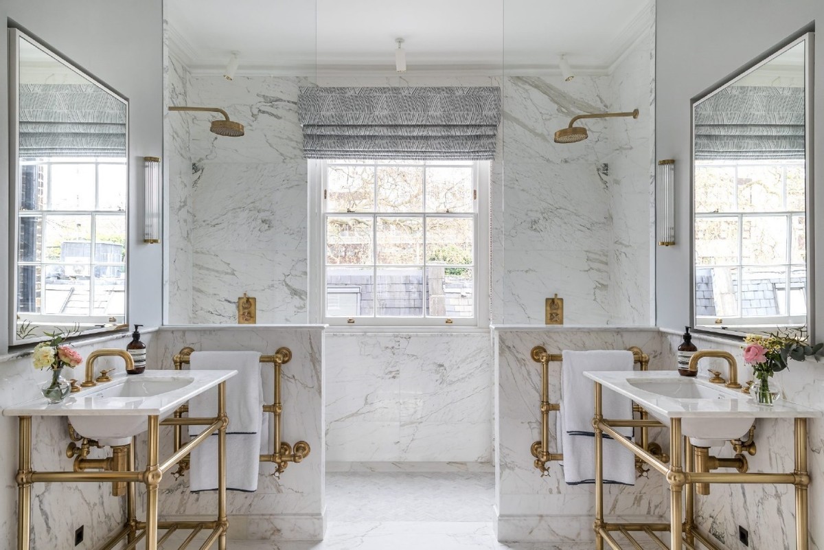 麻雀变凤凰背面图,黄铜高级轻奢装修客厅